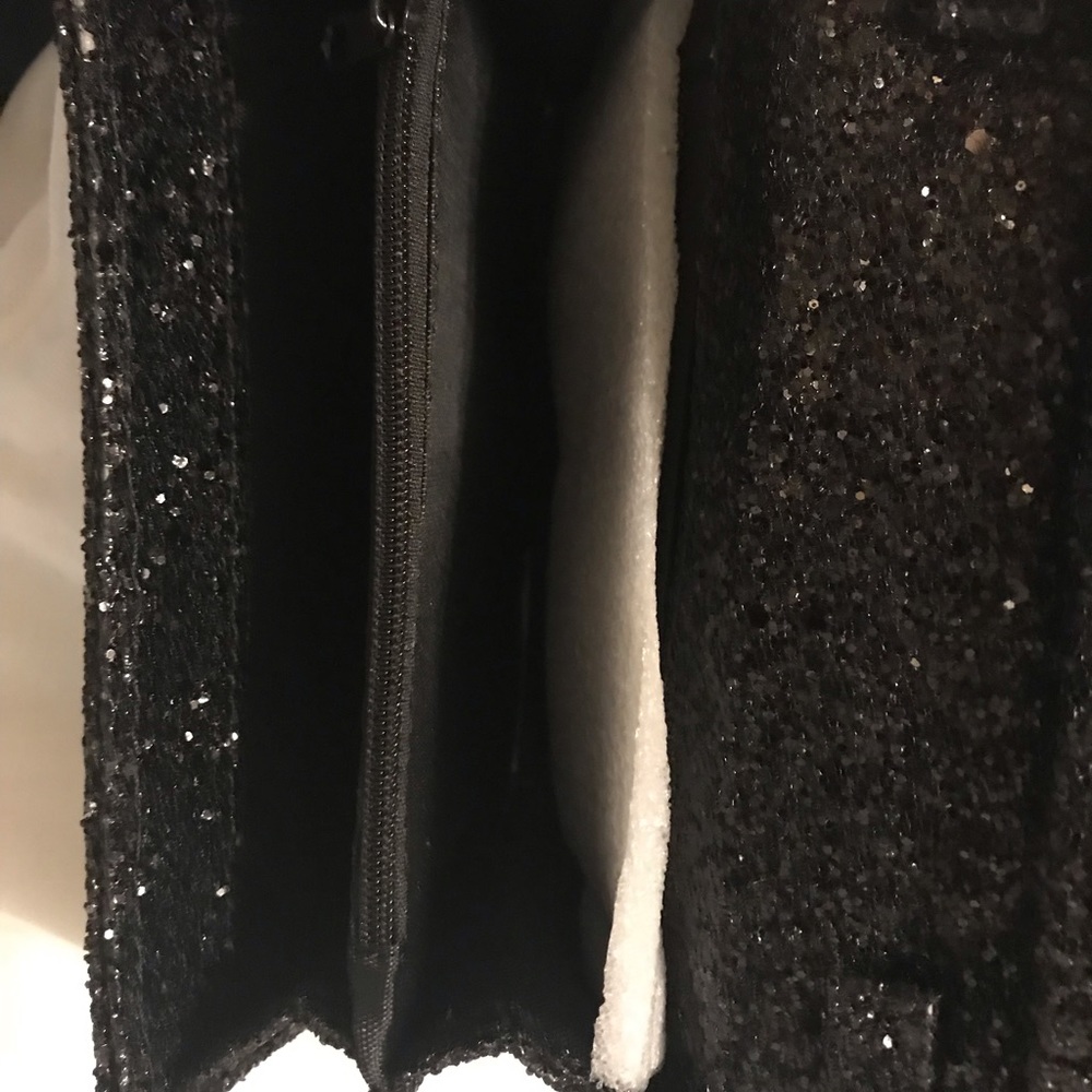 Purse - Picture 2 of 2
